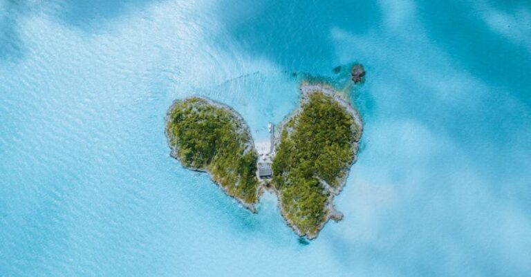 Retreat - House in Middle of Heart Shaped Island