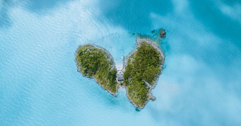 Retreat - House in Middle of Heart Shaped Island